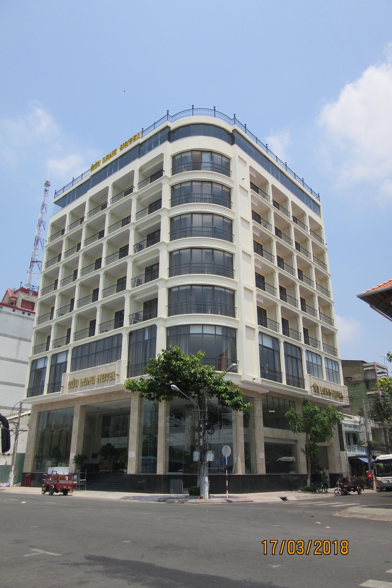 Handing over the Cuu Long Hotel - Tien Giang